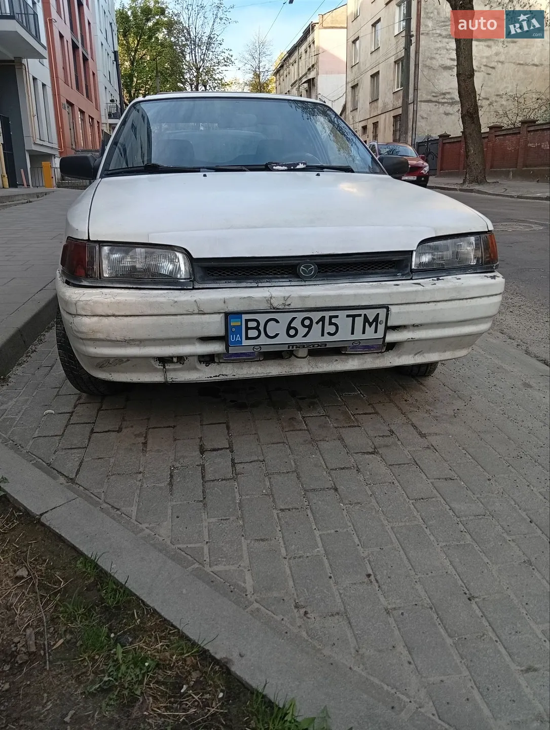 Mazda 323 1992