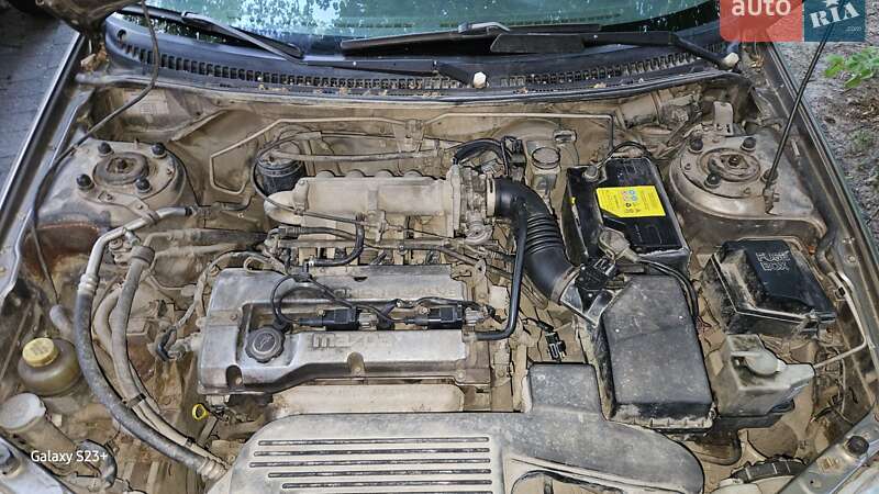 Хэтчбек Mazda 323 2000 в Львове