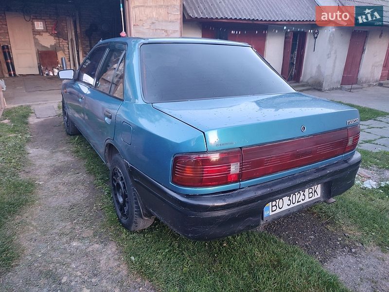Седан Mazda 323 1993 в Кременце