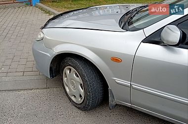 Седан Mazda 323 2002 в Львове
