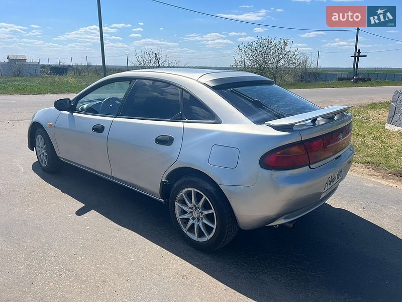 Седан Mazda 323 1995 в Одесі
