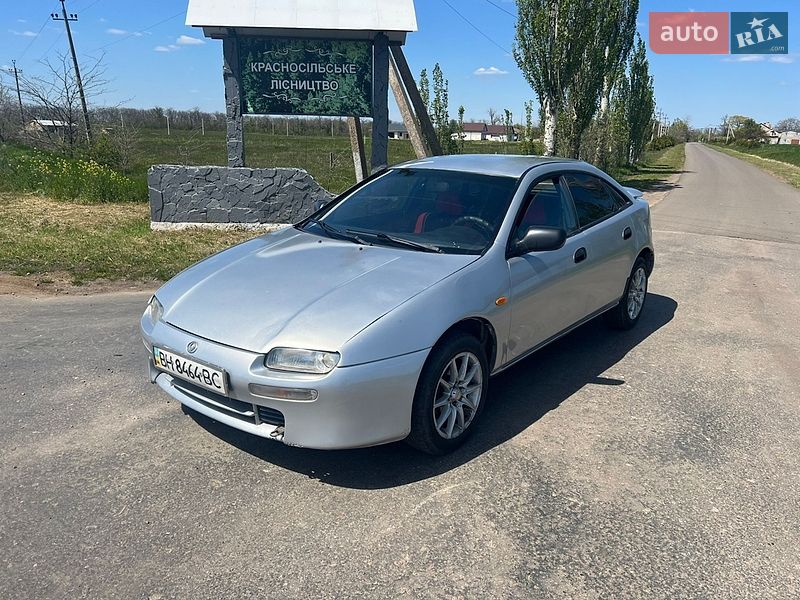 Седан Mazda 323 1995 в Одесі