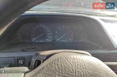 Седан Mazda 323 1990 в Дніпрі