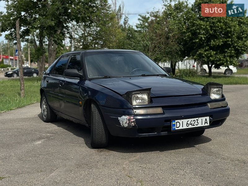 Хетчбек Mazda 323 1990 в Миколаєві