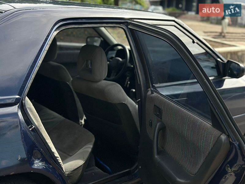 Хетчбек Mazda 323 1990 в Миколаєві
