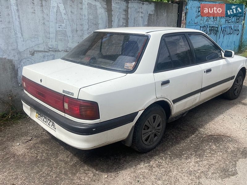 Седан Mazda 323 1995 в Одесі