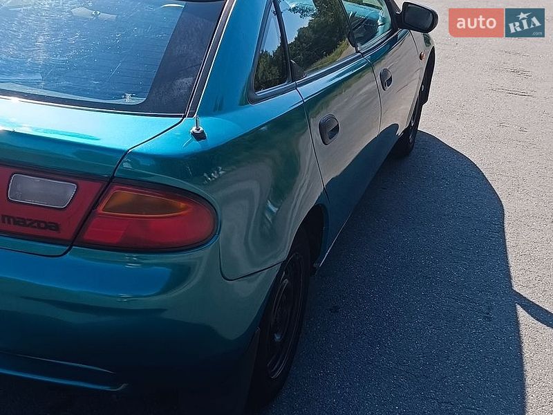 Хэтчбек Mazda 323 1998 в Нежине