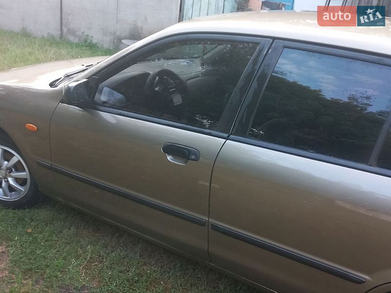 Хетчбек Mazda 323 1999 в Борисполі