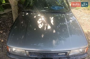 Седан Mazda 323 1991 в Днепре