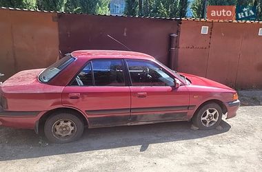 Седан Mazda 323 1991 в Киеве