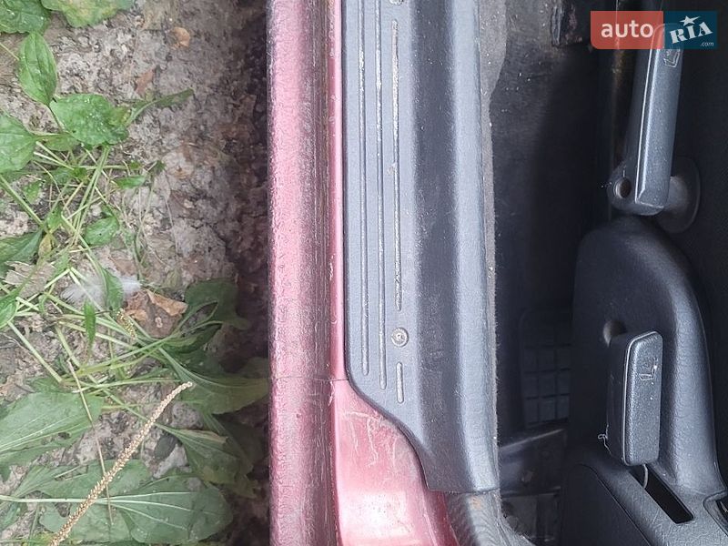 Седан Mazda 323 1991 в Киеве