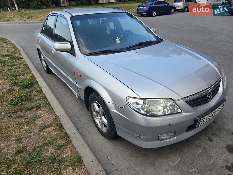 Седан Mazda 323 2001 в Дубно