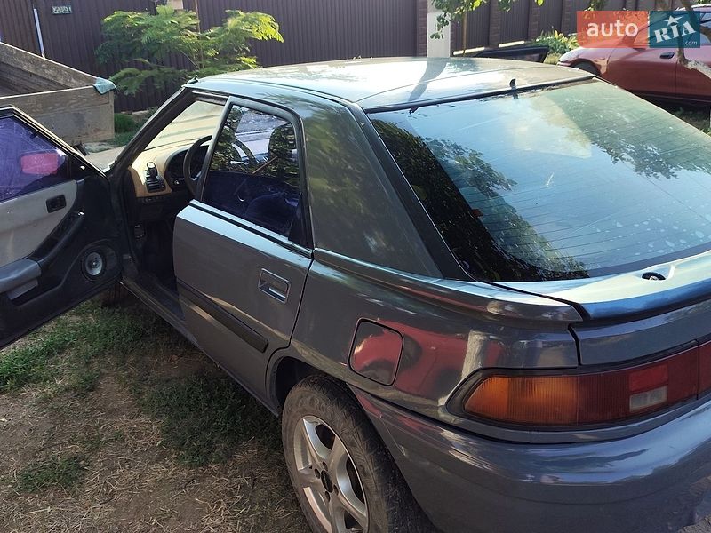 Хэтчбек Mazda 323 1991 в Беляевке