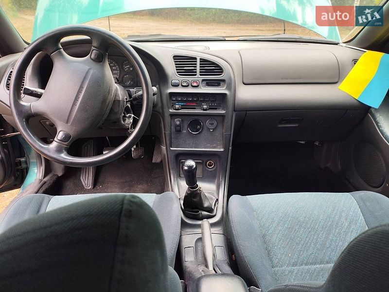 Хэтчбек Mazda 323 1995 в Киеве