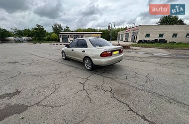 Седан Mazda 323 1997 в Нововолинську
