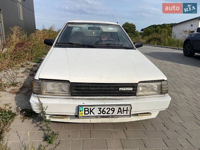 Хетчбек Mazda 323 1986 в Хмельницькому