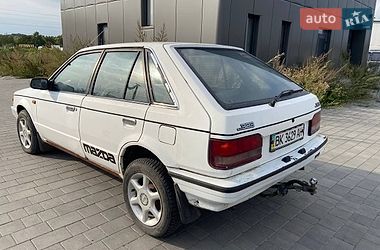Хетчбек Mazda 323 1986 в Хмельницькому