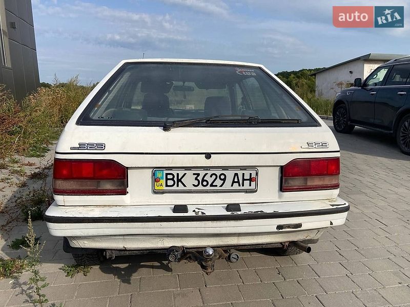 Хетчбек Mazda 323 1986 в Хмельницькому