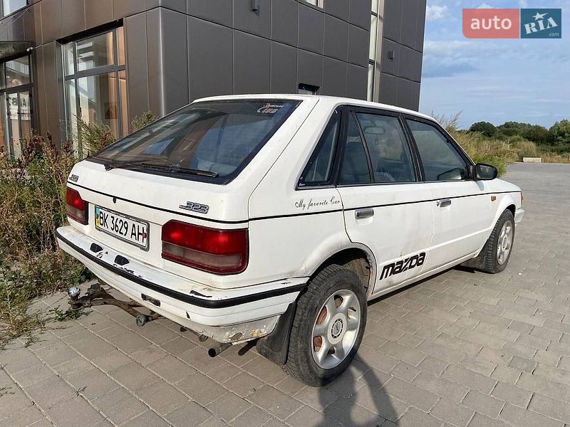 Хетчбек Mazda 323 1986 в Хмельницькому