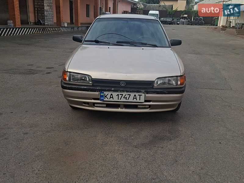 Седан Mazda 323 1993 в Вінниці