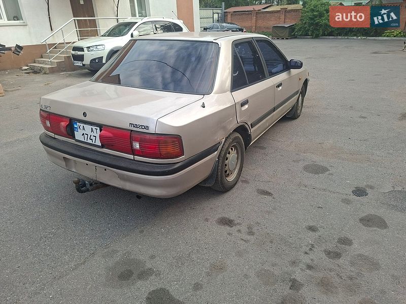 Седан Mazda 323 1993 в Вінниці