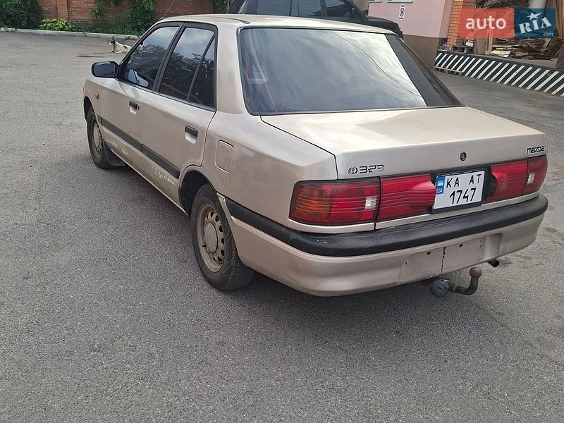 Седан Mazda 323 1993 в Вінниці