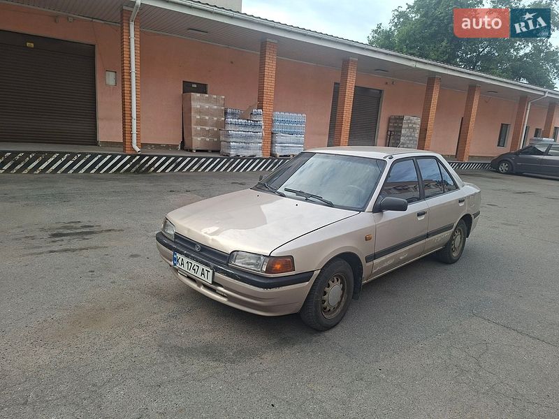Седан Mazda 323 1993 в Вінниці