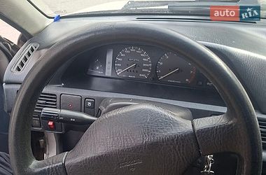 Седан Mazda 323 1993 в Вінниці