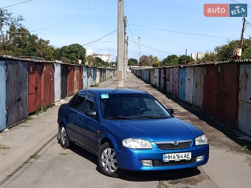 Mazda 323 1999