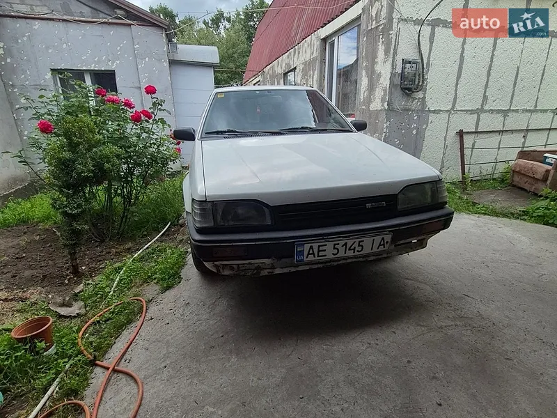 Mazda 323 1988