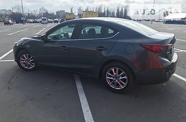 Седан Mazda 3 2016 в Киеве