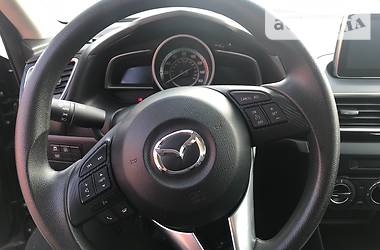 Седан Mazda 3 2016 в Киеве