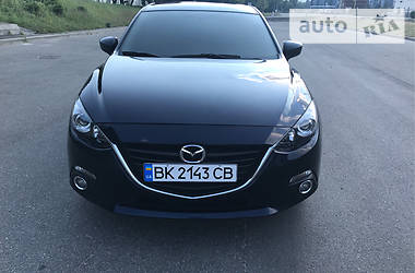 Седан Mazda 3 2015 в Киеве