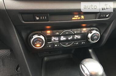Седан Mazda 3 2018 в Дніпрі