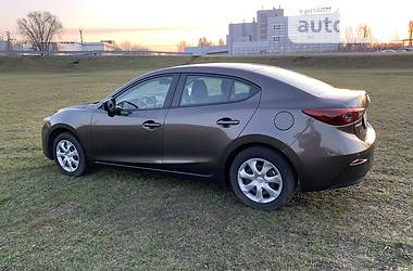 Седан Mazda 3 2017 в Дніпрі