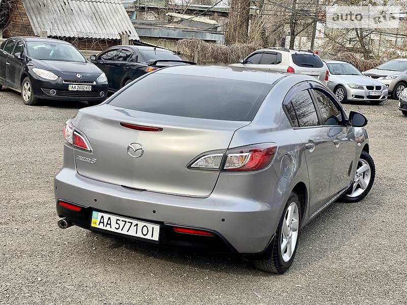 Седан Mazda 3 2011 в Киеве