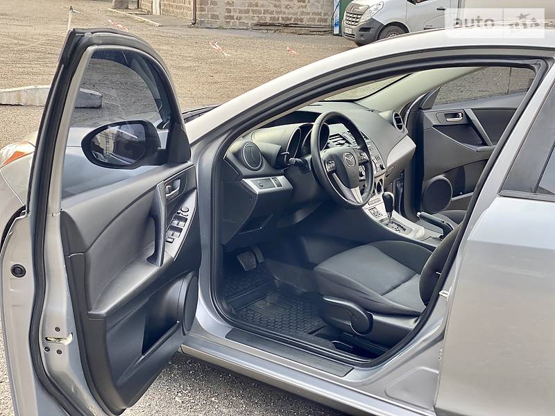 Седан Mazda 3 2011 в Киеве