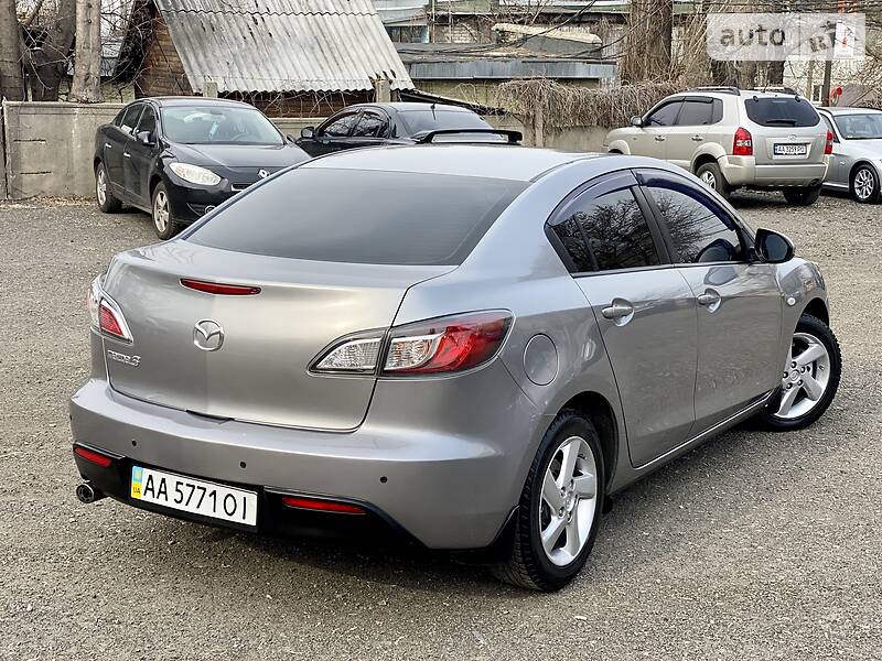 Седан Mazda 3 2011 в Киеве