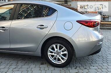 Седан Mazda 3 2015 в 