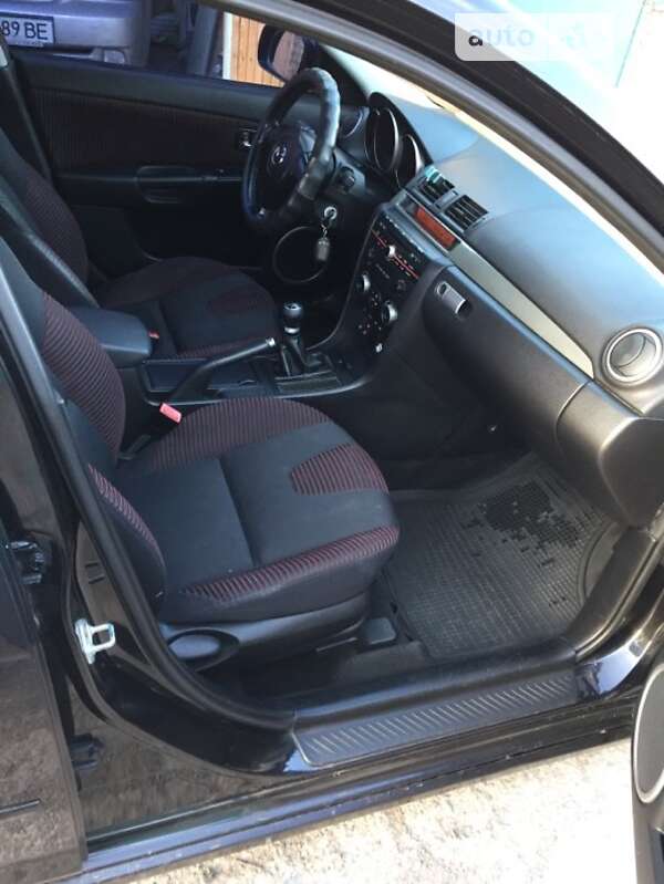 Седан Mazda 3 2004 в Запоріжжі