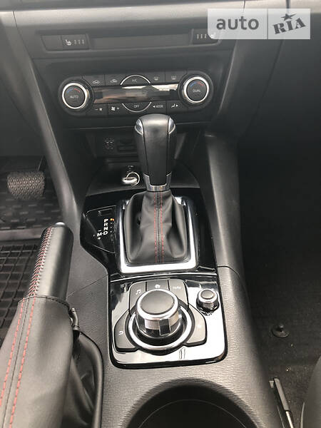 Седан Mazda 3 2015 в Киеве