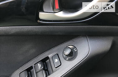 Седан Mazda 3 2015 в Киеве