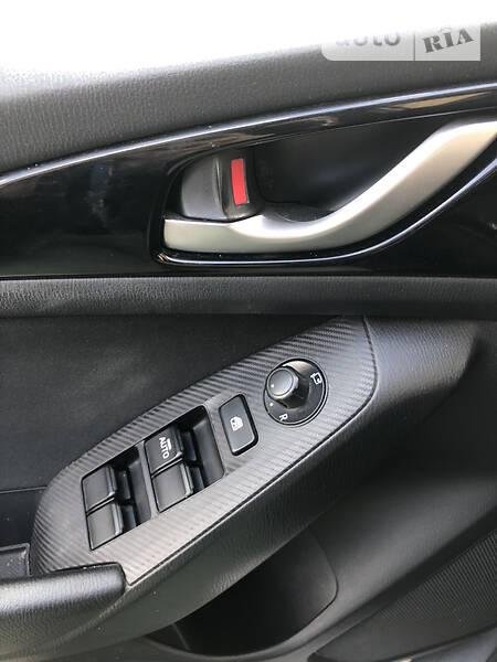 Седан Mazda 3 2015 в Киеве