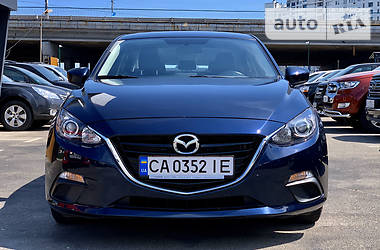 Седан Mazda 3 2016 в Киеве