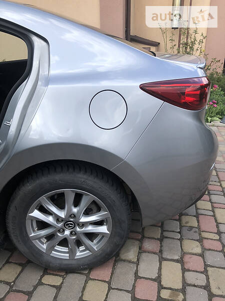 Седан Mazda 3 2015 в Киеве