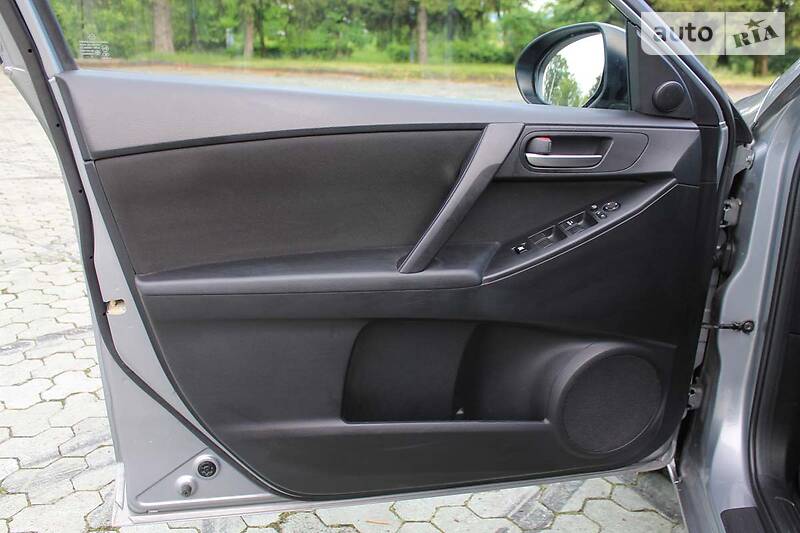 Хетчбек Mazda 3 2012 в Дубні