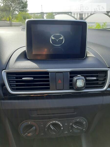 Седан Mazda 3 2016 в Дніпрі