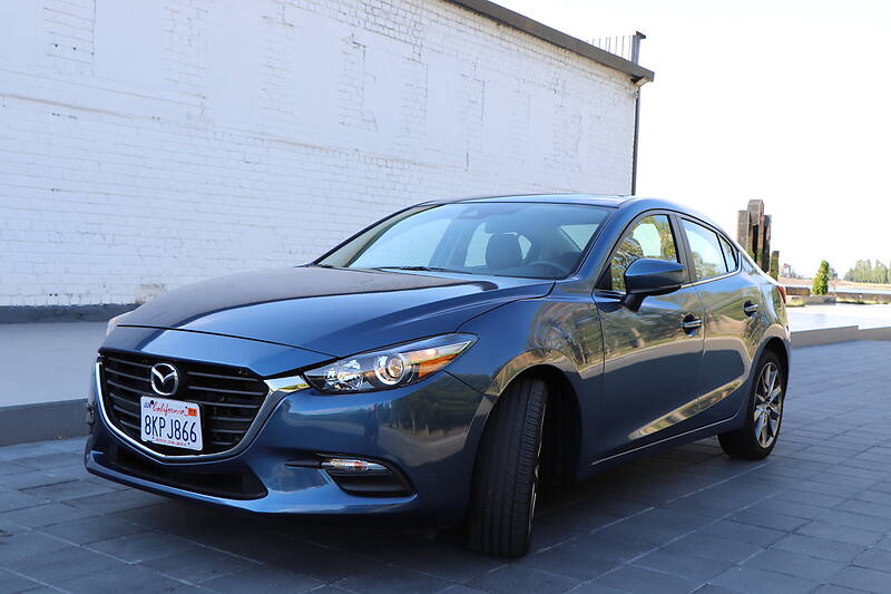 Седан Mazda 3 2018 в Кременчуці