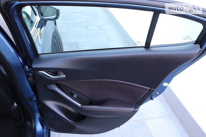 Седан Mazda 3 2018 в Кременчуці