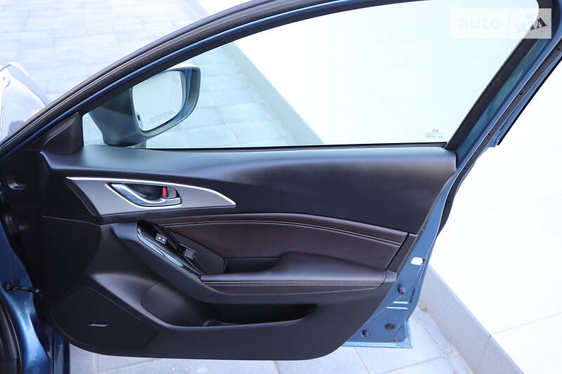 Седан Mazda 3 2018 в Кременчуці